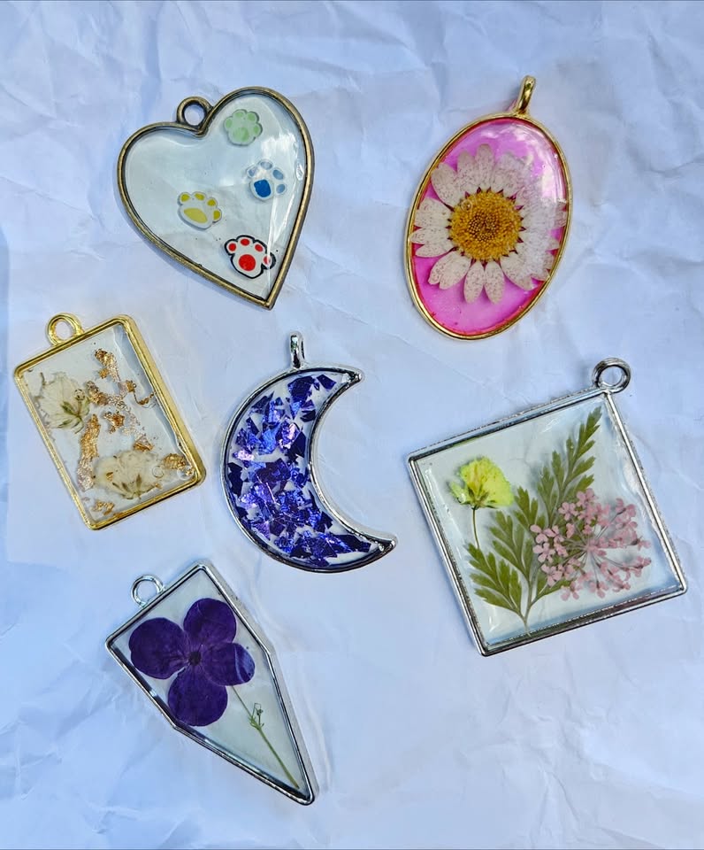 Craft & Sip - Resin Flower Jewelry